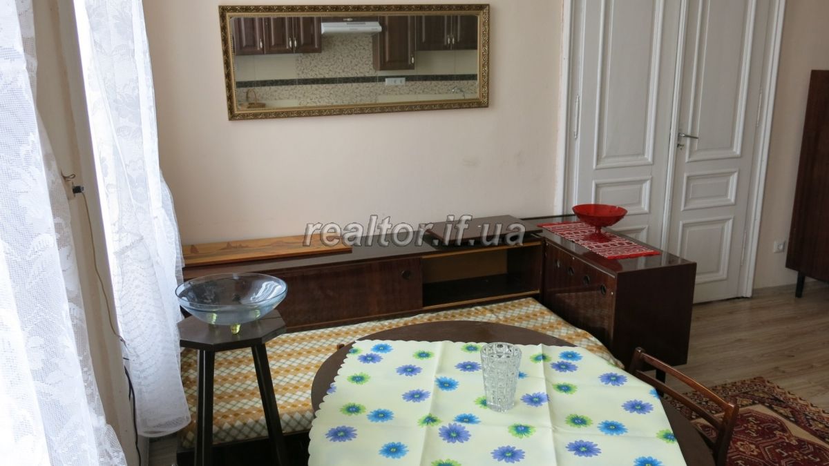 Prodayetsya_dvokhkimnatna_kvartyra_v_tsentri_mista_po_vulytsi_Sichovykh_Striltsiv_18399_5_1599462558.jpg