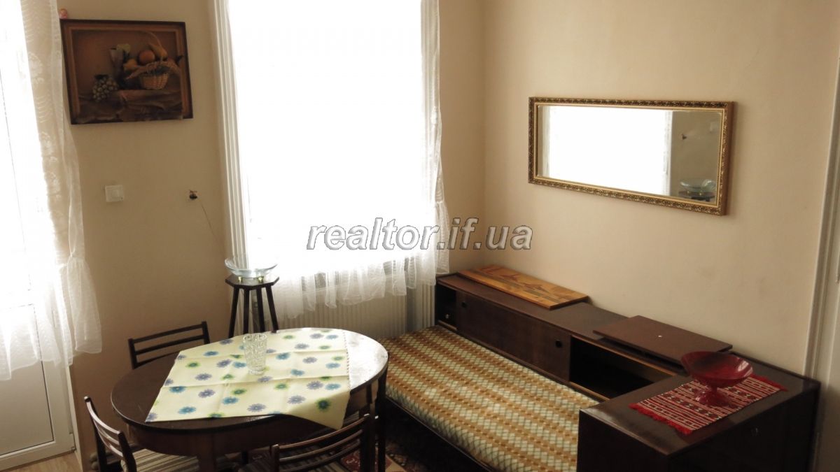 Prodayetsya_dvokhkimnatna_kvartyra_v_tsentri_mista_po_vulytsi_Sichovykh_Striltsiv_18399_6_1599462559.jpg