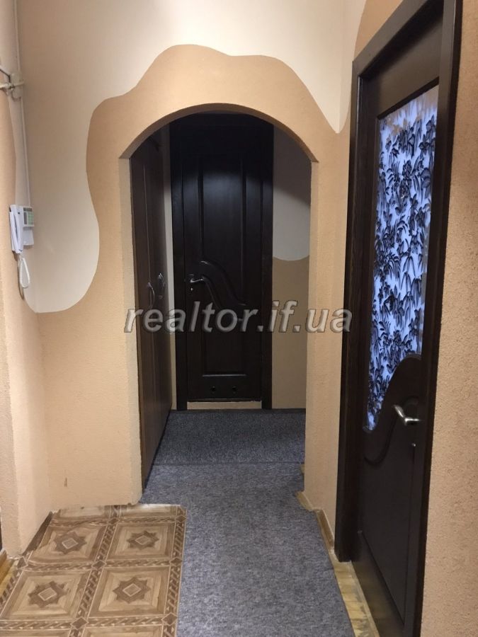 Prodayetsya_dvokhkimnatna_kvartyra_z_remontom_nepodalik_Epitsentru_po_vulytsi_Ivana-Pavla_II_18422_5_1599460571.jpg