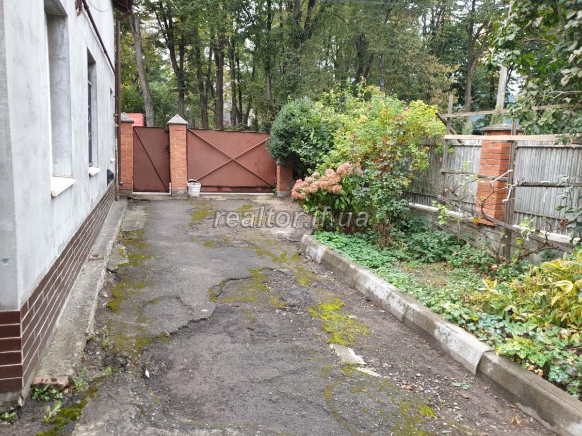 Prodayetsya_fasadne_prymishchennya_z_zemelnoyu_dilyankoyu_v_tsentralnii_chastyni_mista_17453_8_1576071268.jpg