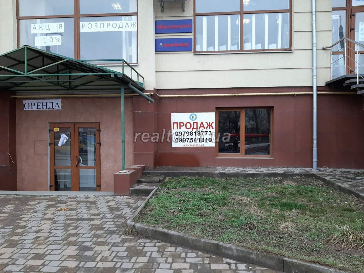 Commercial space of 311 meters for sale on 203 Halytska Street