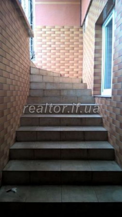 Prodayetsya_komertsiine_prymishchennya_po_vulytsi_Vovchynetska_14913_2_1527680502.jpg