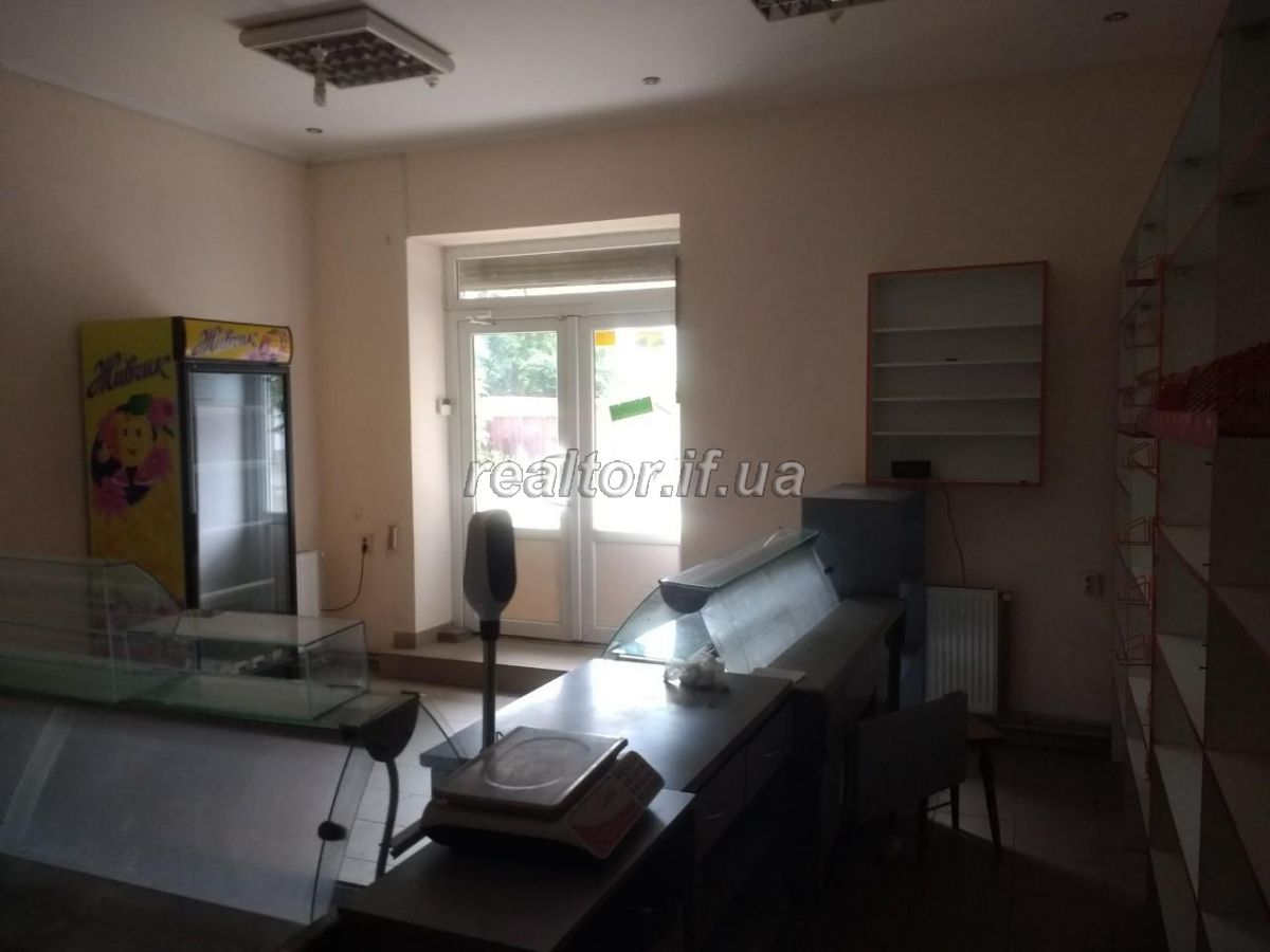 Prodayetsya_komertsiine_prymishchennya_v_spalnomu_raioni_mista_14872_6_1565954700.jpg
