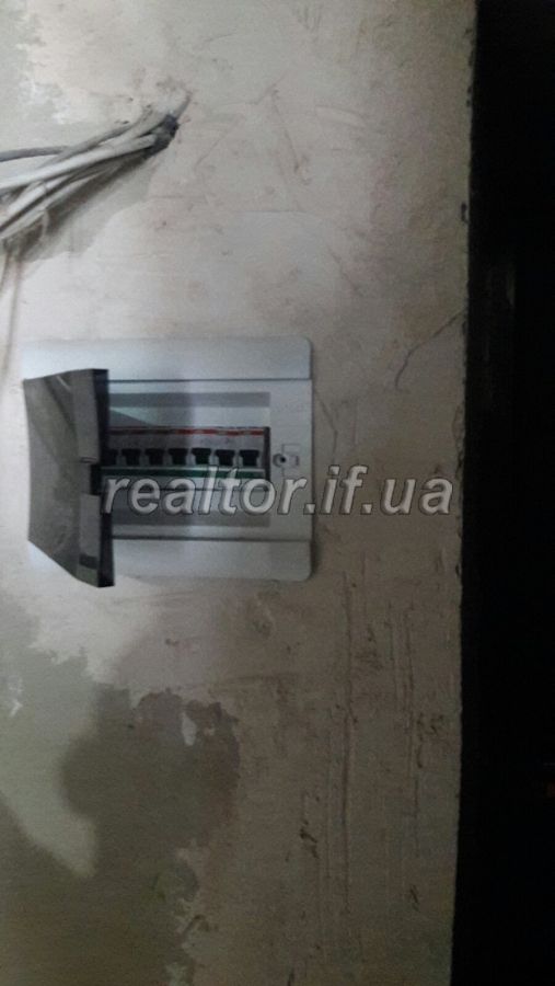 Prodayetsya_kvartyra_u_zdanomu_budynku_z_chastkovych_remontom_ta_chudovym_krayevydom_18192_7_1595842296.jpg