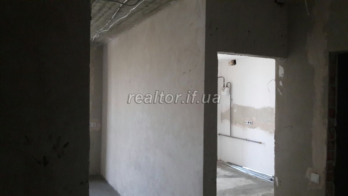 Prodayetsya_kvartyra_u_zdanomu_budynku_z_chastkovych_remontom_ta_chudovym_krayevydom_18192_8_1595842296.jpg