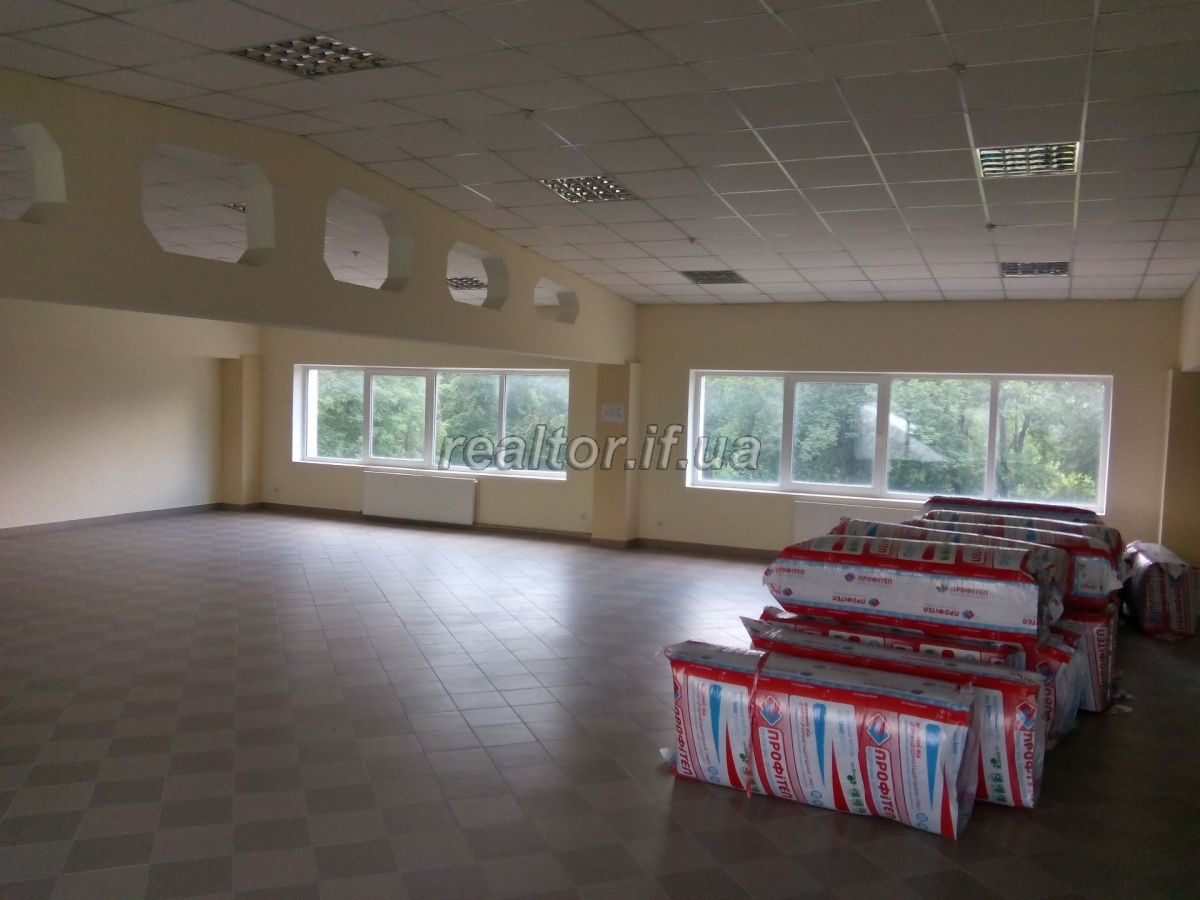 Prodayetsya_mainovyi_komertsiinyi_kompleks_v_misti_Bohorodchany_15613_20_1543396082.jpg