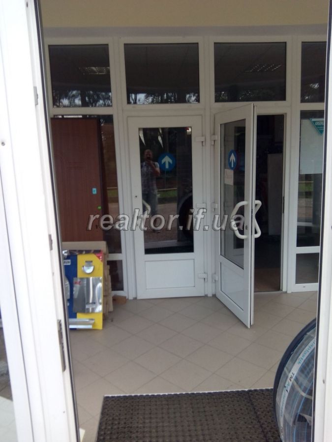 Prodayetsya_mainovyi_komertsiinyi_kompleks_v_misti_Bohorodchany_15613_33_1543396088.jpg