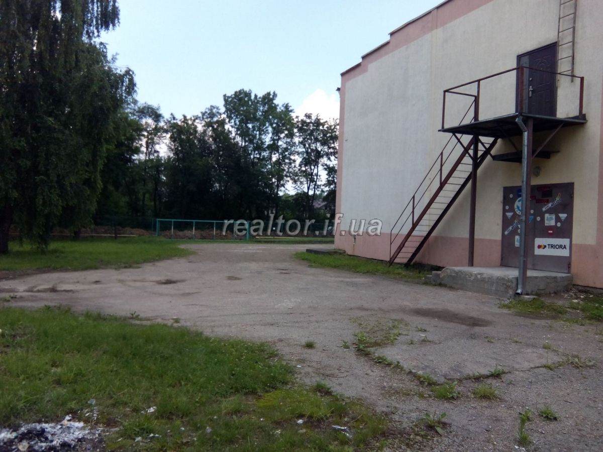 Prodayetsya_mainovyi_komertsiinyi_kompleks_v_misti_Bohorodchany_15613_40_1543396091.jpg