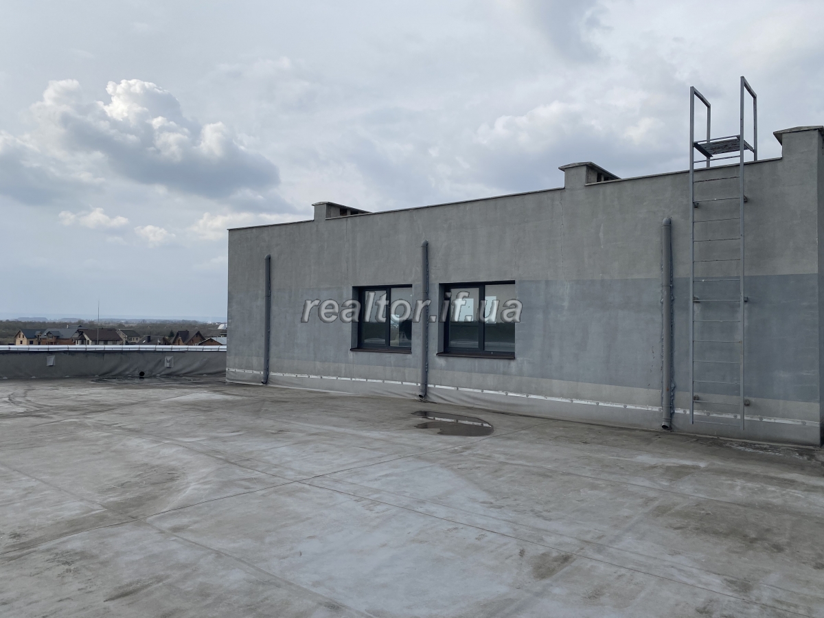 Prodayetsya_nezhytlove_komertsiine_prymishchennya_bilya_Ivano-Frankivska_21243_6_1643904468.jpeg