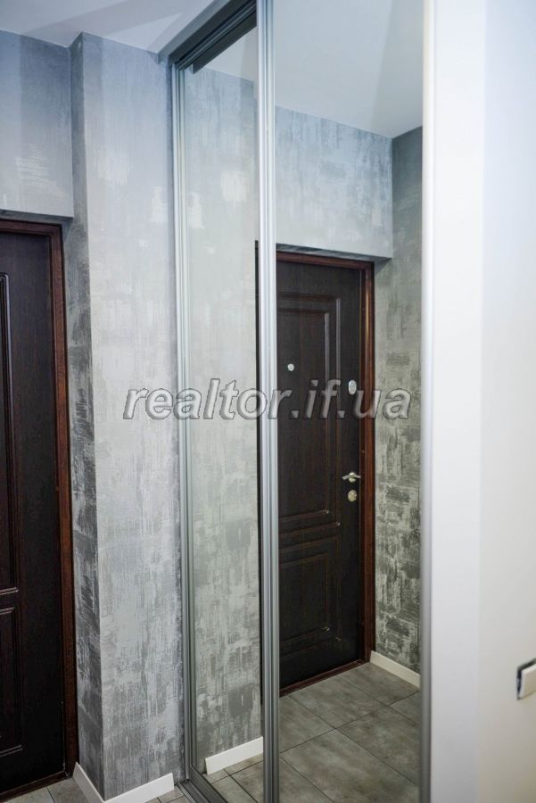 Prodayetsya_odnokimnatna_kvartyra_kukhnya-studiya_z_suchasnym_remontom_po_vulytsi_Kysilevskoyi_17388_16_1574781594.jpg