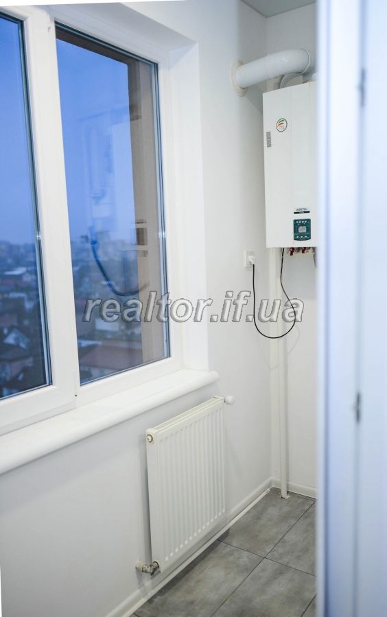 Prodayetsya_odnokimnatna_kvartyra_kukhnya-studiya_z_suchasnym_remontom_po_vulytsi_Kysilevskoyi_17388_17_1574781594.jpg