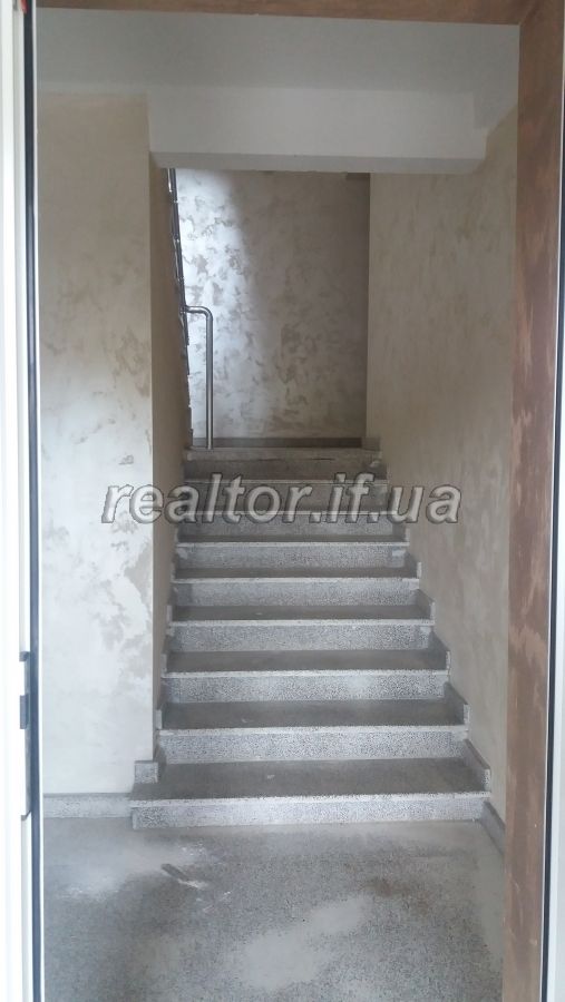Prodayetsya_odnokimnatna_kvartyra_v_elitnomu_budynku_bilya_parku_13978_8_1507712725.jpg