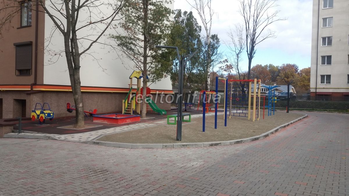 Prodayetsya_odnokimnatna_kvartyra_v_elitnomu_budynku_bilya_parku_13978_9_1507712726.jpg