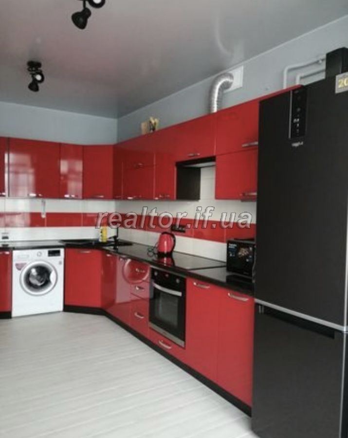 Einzimmerwohnung zum Verkauf in einem neuen Gebäude mit Renovierung in der Nähe des Zentrums auf der Straße der Nationalgarde