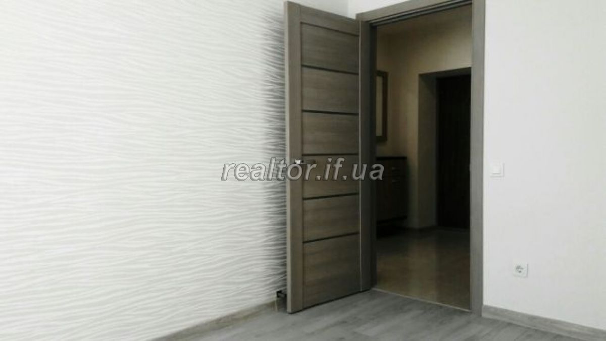 Prodayetsya_odnokimnatna_kvartyra_z_suchasnym_remontom_po_vulytsi_Stusa_16859_5_1567158847.jpg