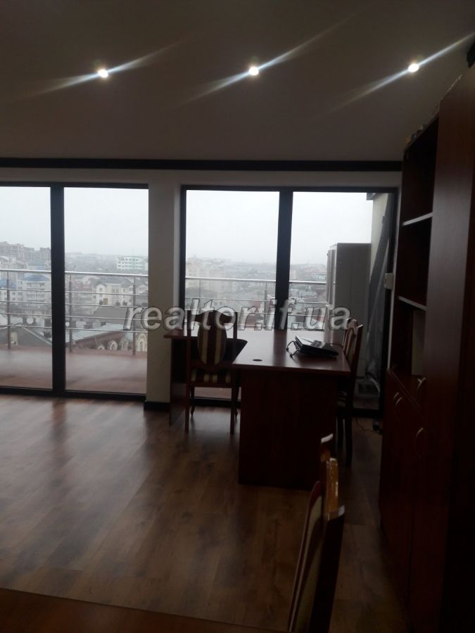 Prodayetsya_ofis_u_samomu_tsentri_mista_z_panoramnym_vydom_na_misto_17662_22_1581758890.jpg
