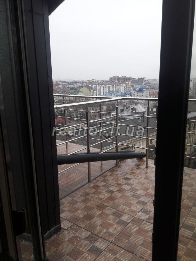 Prodayetsya_ofis_u_samomu_tsentri_mista_z_panoramnym_vydom_na_misto_17662_6_1581758885.jpg