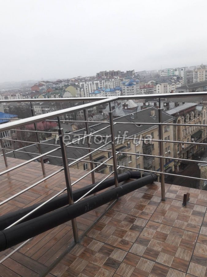 Prodayetsya_ofis_u_samomu_tsentri_mista_z_panoramnym_vydom_na_misto_17662_7_1581758885.jpg