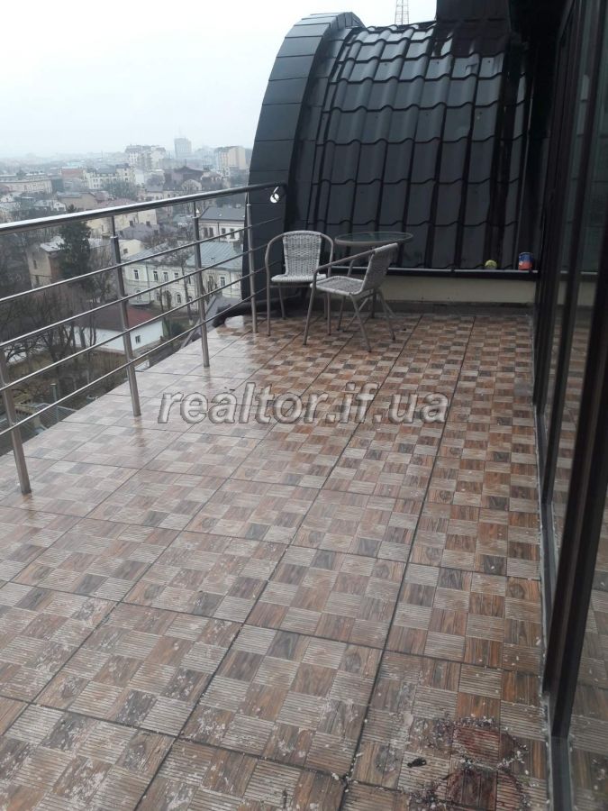 Prodayetsya_ofis_u_samomu_tsentri_mista_z_panoramnym_vydom_na_misto_17662_8_1581758886.jpg