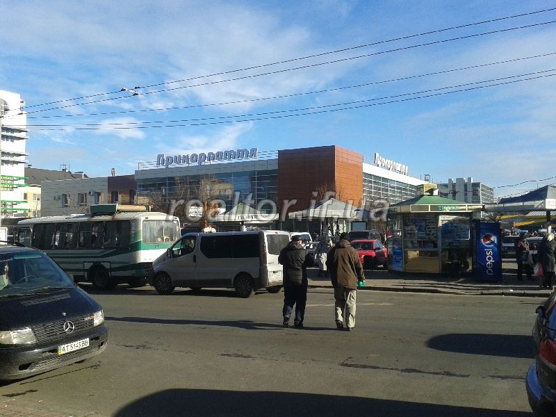 Prodayetsya_pidvalne_prymishchennya_v_raioni_Tsentralnoho_Univermahu_5042_4_1385643192.jpg
