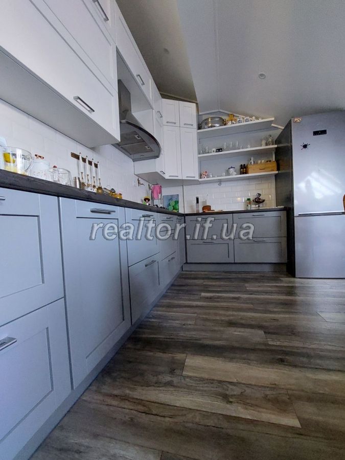 Prodayetsya_prostora_2_kimnatna_kvartyra_v_polsomu_lyuksi_v_tsentri_mista_22706_4_1698928990.jpeg