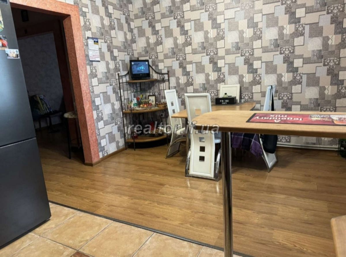 Prodayetsya_prostora_3_kimnatna_kvartyra_v_zatyshnomu_dvori_po_vulytsi_Troleibusna_22769_13_1701338239.jpeg