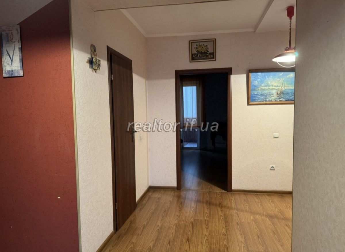 Prodayetsya_prostora_3_kimnatna_kvartyra_v_zatyshnomu_dvori_po_vulytsi_Troleibusna_22769_17_1701338240.jpeg
