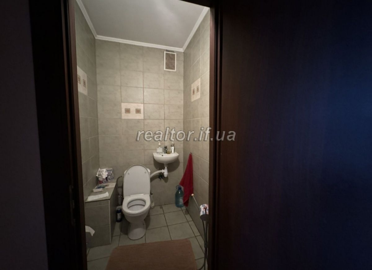 Prodayetsya_prostora_3_kimnatna_kvartyra_v_zatyshnomu_dvori_po_vulytsi_Troleibusna_22769_21_1701338241.jpeg