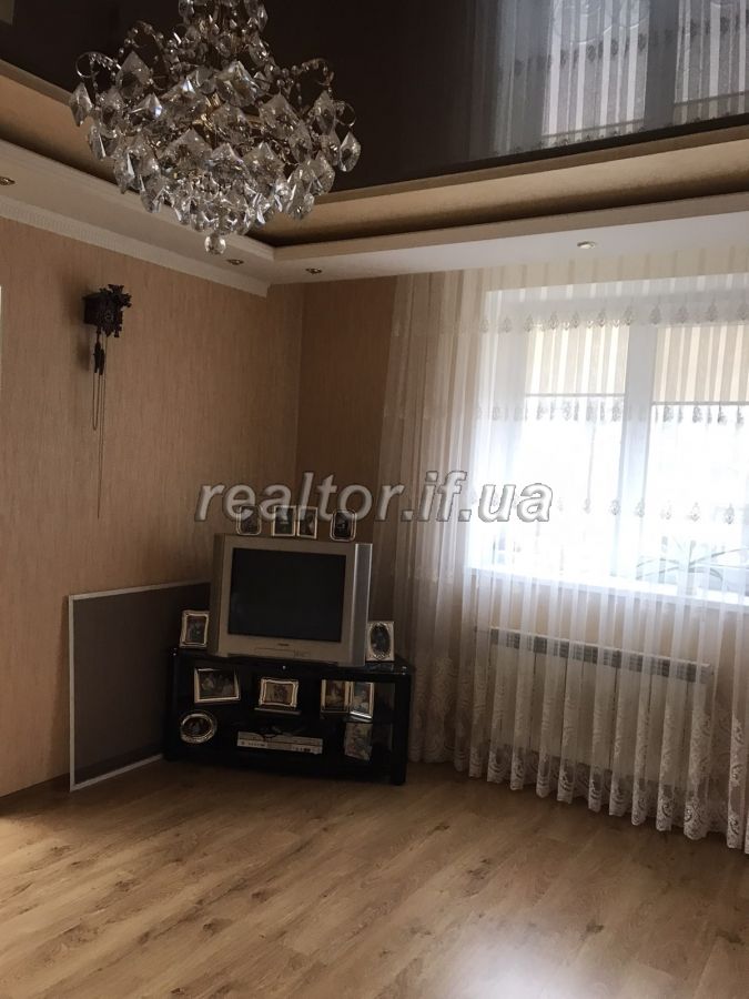 Prodayetsya_prostora_dvokhkimnatna_kvartyra_z_yevroremontom_po_vulytsi_Ukrayinskoyi_Dyviziyi_18659_9_1602229855.jpg