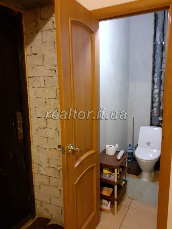 Prodayetsya_prostora_dvokhrivneva_kvartyra_v_harnomu_raioni_v_novomu_obzhytomu_budynku__18186_5_1595856161.jpg