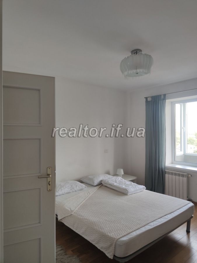 Prodayetsya_prostora_dvokimnatna_kvartyra_v_tsentralnii_chastyni_mista_po_vlytsi_Bandery_22514_13_1690207015.jpeg