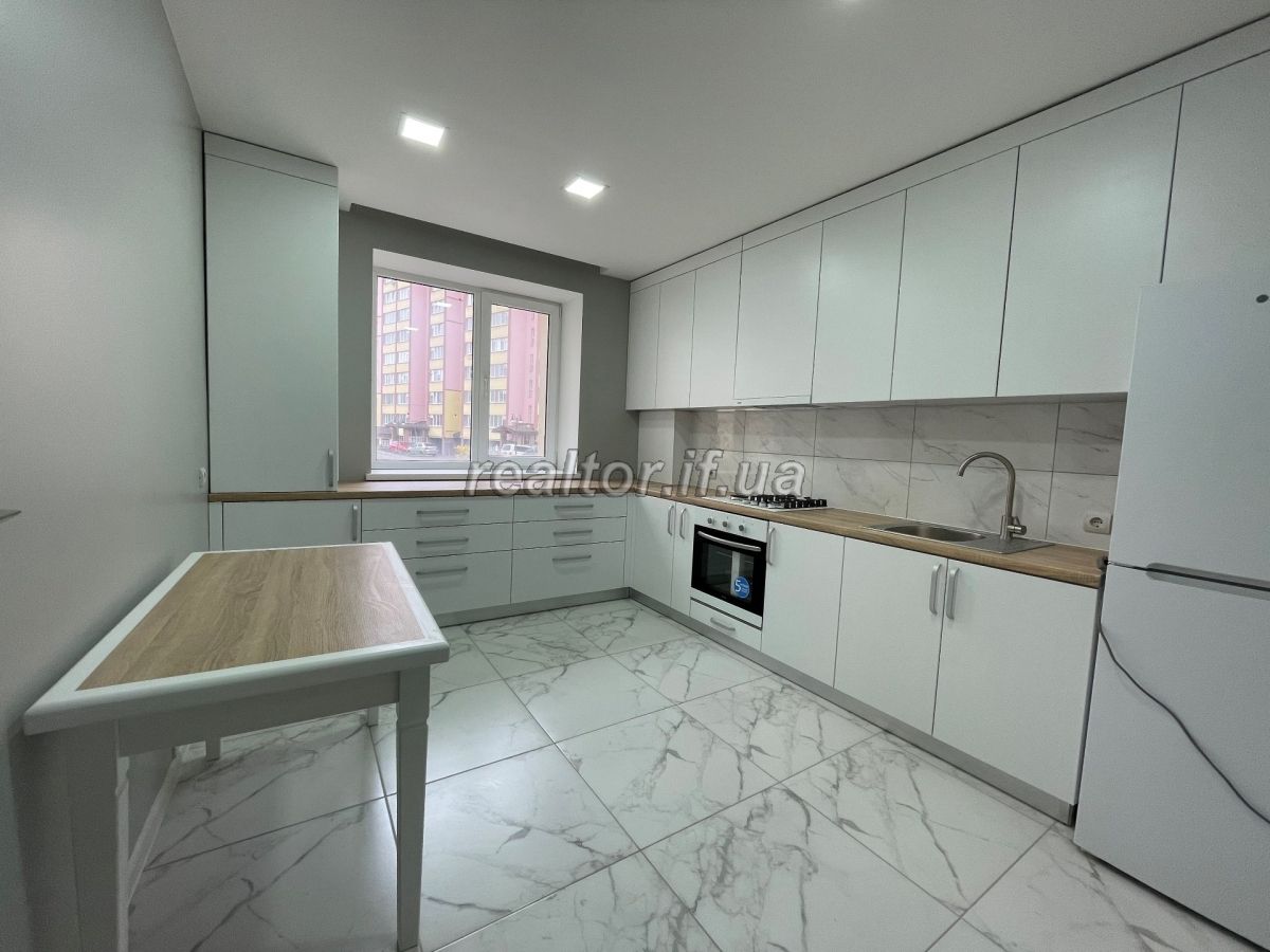 Spacious one-bedroom apartment with quality and modern renovation in a new building near Pasichnaya on Trolleybusna Street