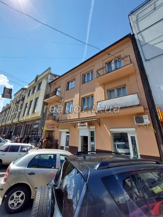 Prodayetsya_prostora_trokhkimnatna_kvartyra_v_tsentri_mista_po_vulytsi_Dnistrovska_18962_1_1630569632.jpeg