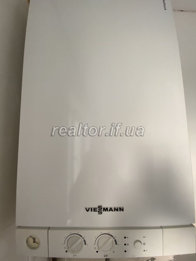Prodayetsya_prostora_trokhkimnatna_kvartyra_z_yakisnym_yevroremontom_po_vulytsi_Mazepy_18255_25_1596549138.jpg