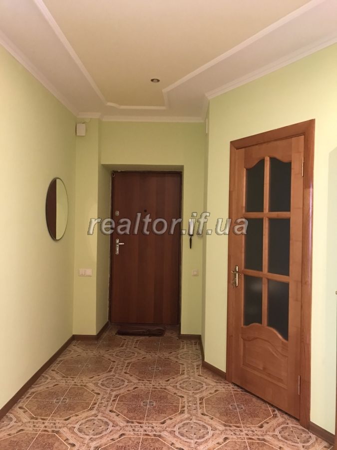 Prodayetsya_prostora_trokhkimnatna_kvartyra_z_yevroremontom_po_vulytsi_Uhornytska_18414_13_1599460695.jpg