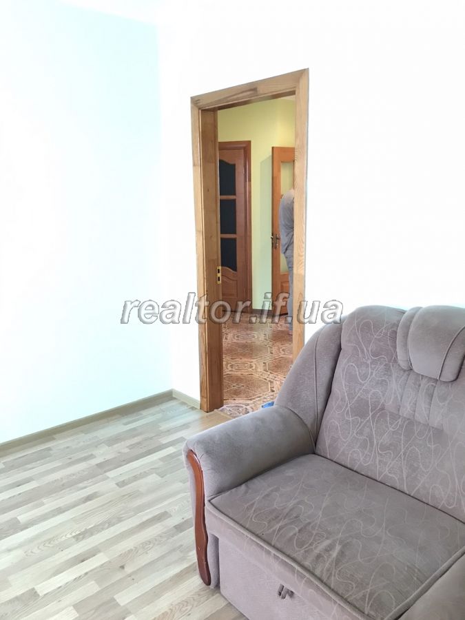 Prodayetsya_prostora_trokhkimnatna_kvartyra_z_yevroremontom_po_vulytsi_Uhornytska_18414_4_1599460693.jpg