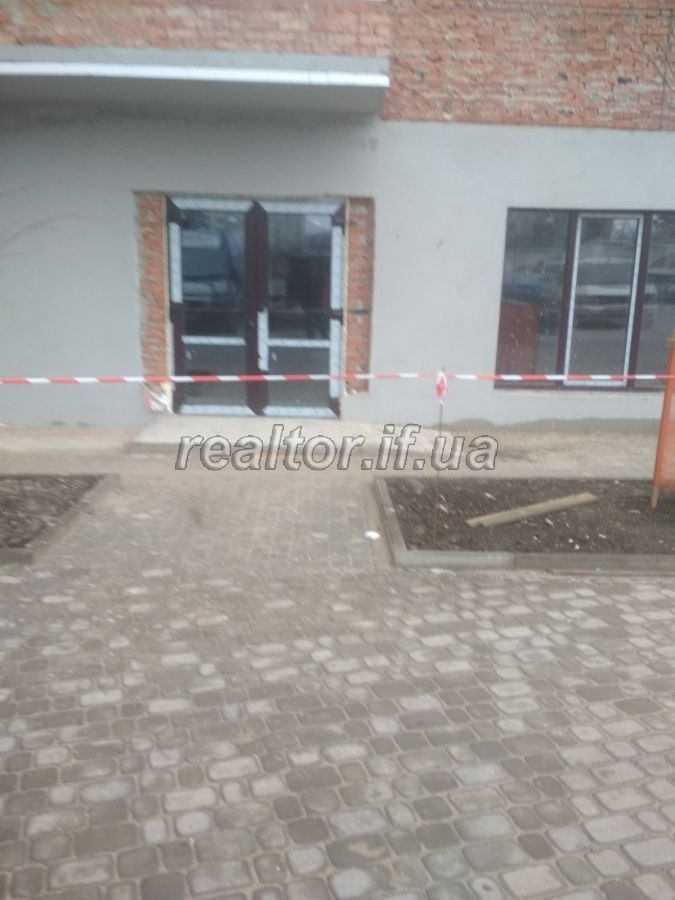 Prodayetsya_prymishchennya_vilnoho_prymishchennya_po_vulVysochana_(pereustupka)_17322_4_1573822816.jpg
