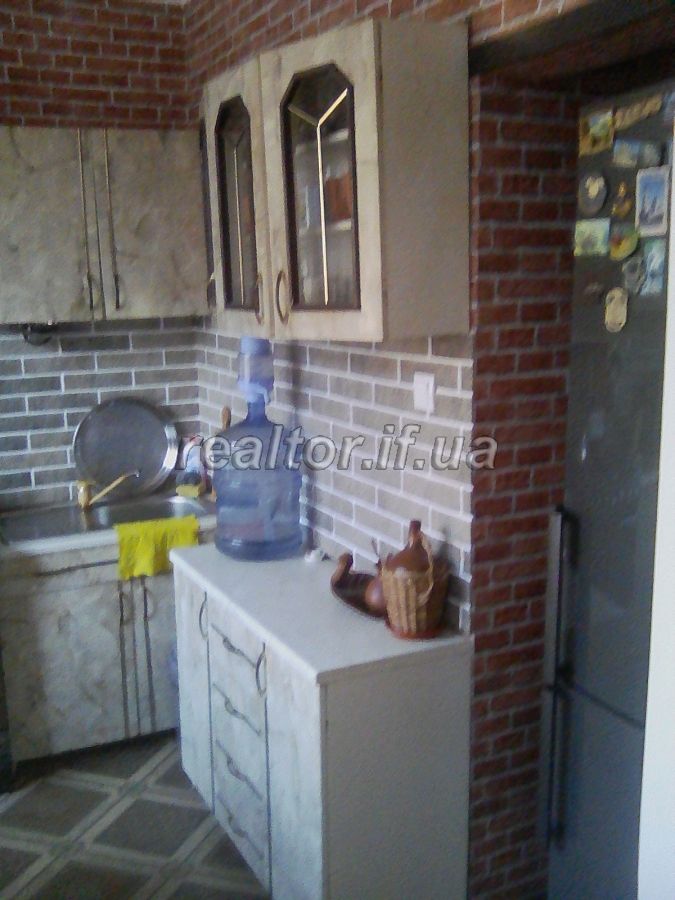Prodayetsya_trokhkimnatna_kvartyra_nepodalik_tsentru_po_vulytsi_Chornovola_18408_19_1599463058.jpg