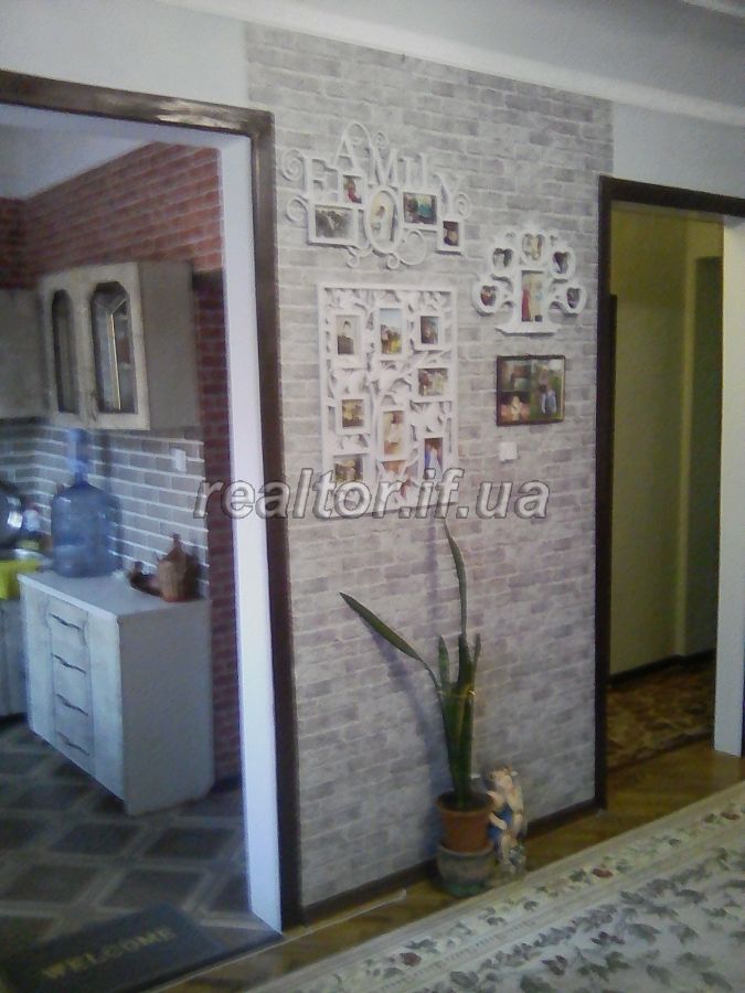 Prodayetsya_trokhkimnatna_kvartyra_nepodalik_tsentru_po_vulytsi_Chornovola_18408_28_1599463060.jpg