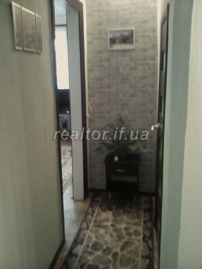 Prodayetsya_trokhkimnatna_kvartyra_nepodalik_tsentru_po_vulytsi_Chornovola_18408_9_1599463056.jpg