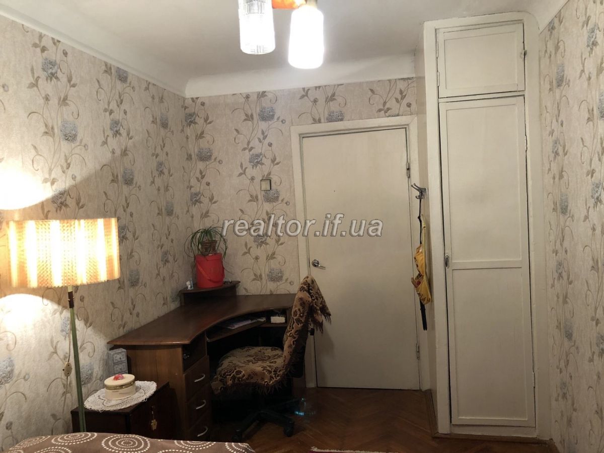 Prodayetsya_trokhkimnatna_kvartyra_v_raioni_tsentru_po_vulytsi_Pulyuya_19300_3_1611584830.jpeg