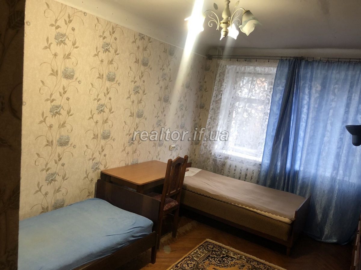 Prodayetsya_trokhkimnatna_kvartyra_v_raioni_tsentru_po_vulytsi_Pulyuya_19300_4_1611584831.jpeg