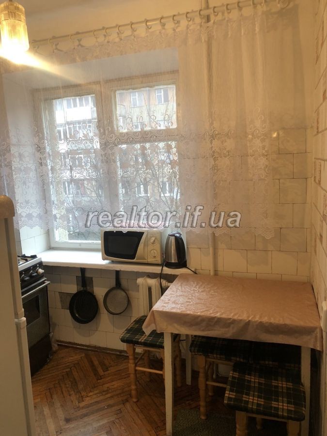 Prodayetsya_trokhkimnatna_kvartyra_v_raioni_tsentru_po_vulytsi_Pulyuya_19300_9_1611584832.jpeg