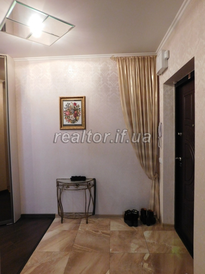 Prodayetsya_trykimnatna_kvartyra_z_yevroremontom_po_vulytsi_Halytska_16860_2_1567424831.jpg