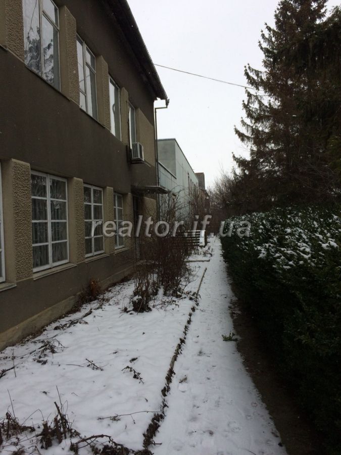Prodayetsya_tsilisnyi_mainovyi_kompleks_budivel_u_misti_Novoselytsya_15860_12_1549030812.jpg