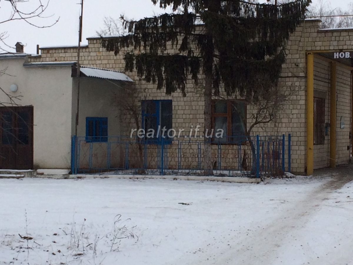 Prodayetsya_tsilisnyi_mainovyi_kompleks_budivel_u_misti_Novoselytsya_15860_3_1549030809.jpg