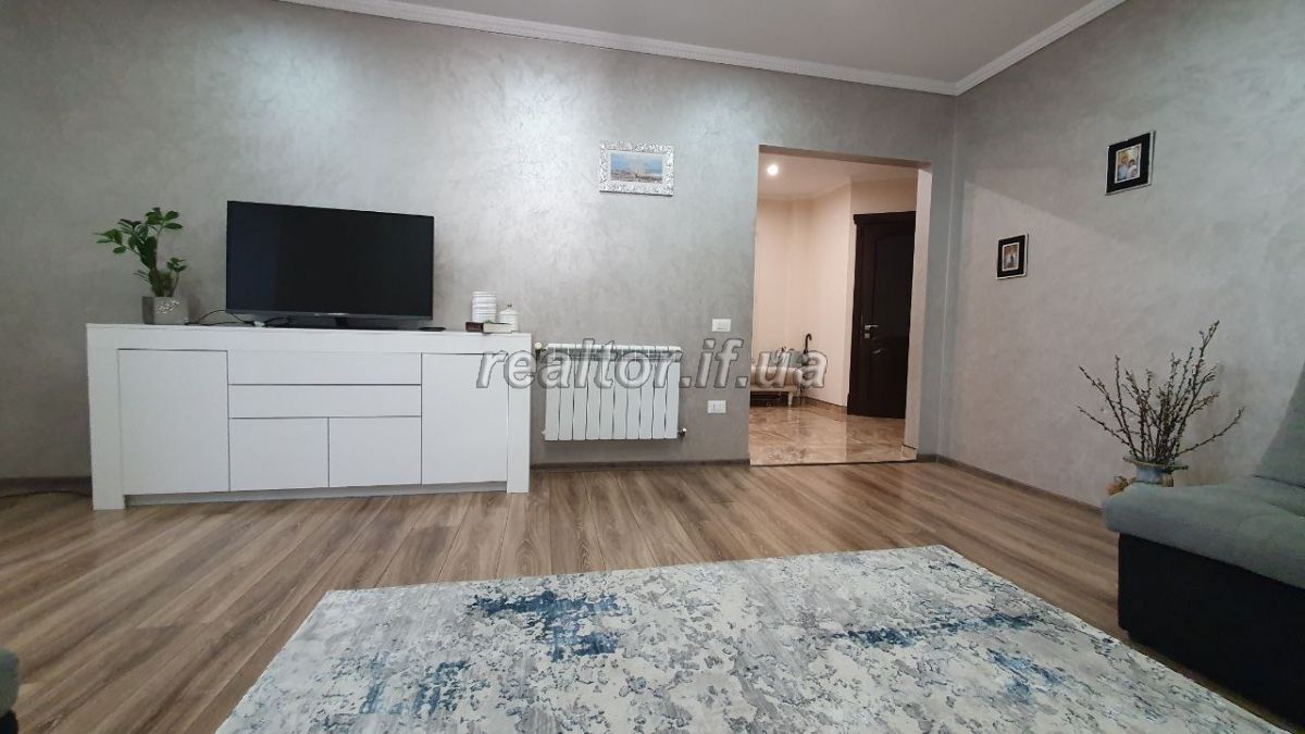 Prodayetsya_v_tsentri_3_kimnatna_kvartyra_hotova_do_zaselennya_po_vulytsi_Pivnichnyi_bulvar_22675_2_1697545446.jpeg