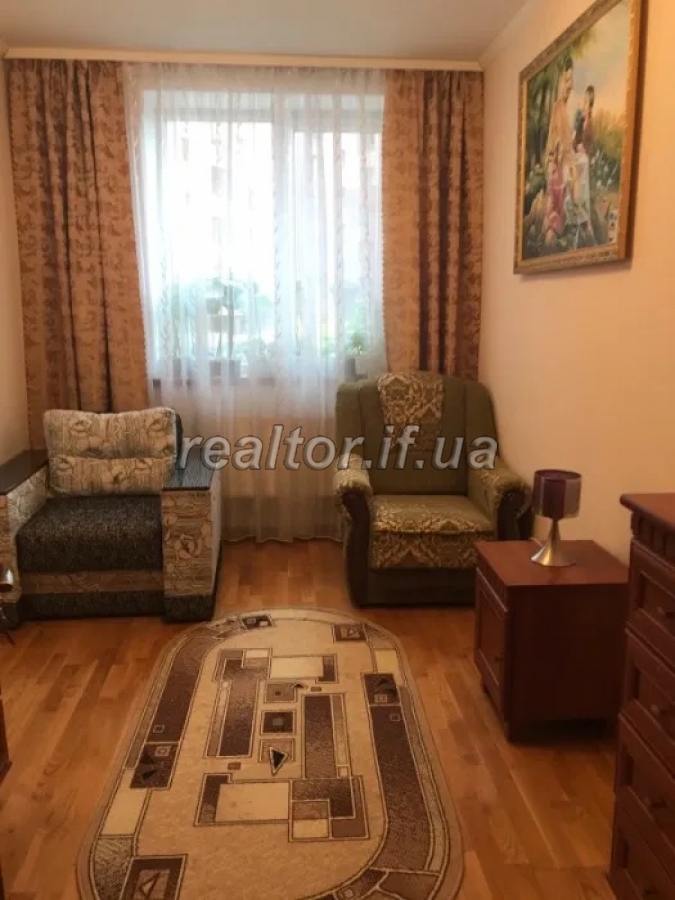 Prodayetsya_velyka_3_kimnatna_kvartyra_z_remontom_i_meblyamy_v_tsentri_po_vulytsi_Pulyuya_21257_2_1643115384.jpeg