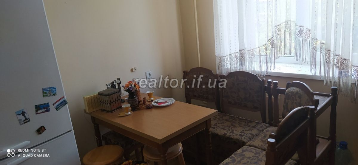 Prodayetsya_velyka_4_kimnatna_kvartyra_v_tsentri_mista_po_vulytsi_Natsionalnoyi_Hvardiyi_21309_10_1643963414.jpeg