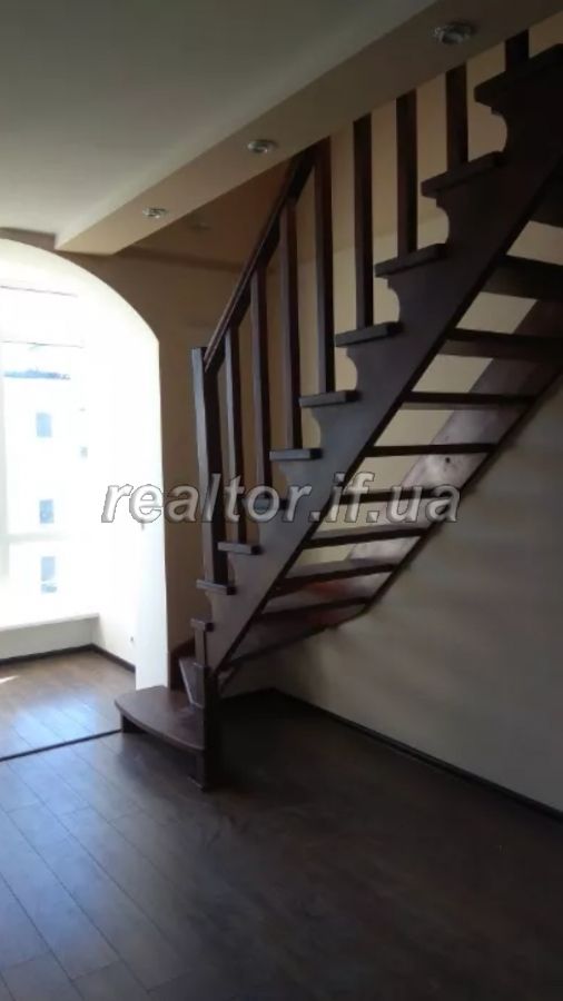  For sale a large two-level apartment with a modern European renovated quality builder on Sechenov street